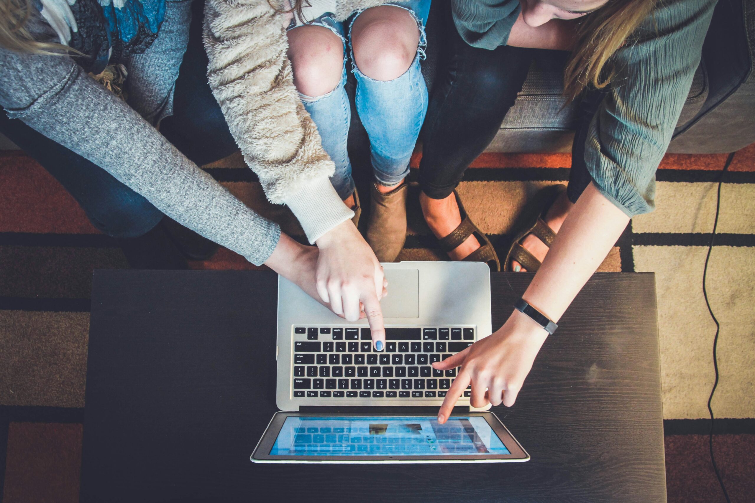 ドメイン設定のイメージ(Unsplash)